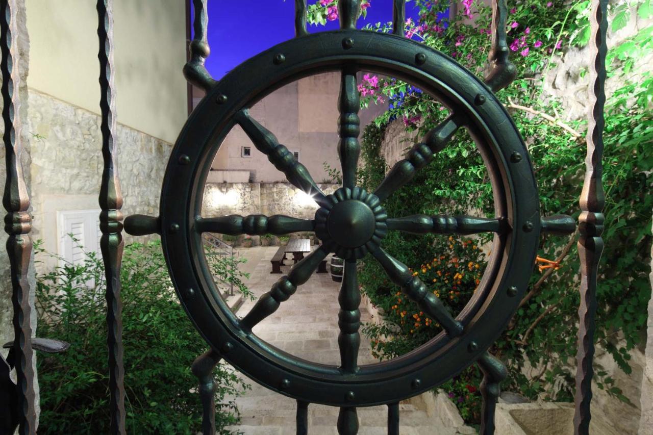Old Town Studio Apartments Макарска Екстериор снимка