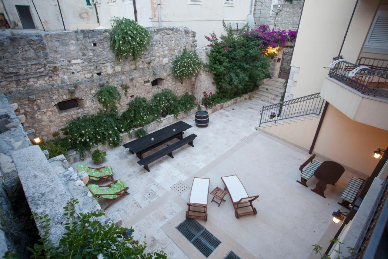 Old Town Studio Apartments Макарска Екстериор снимка
