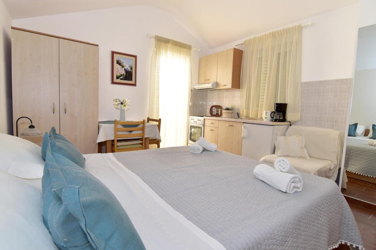 Old Town Studio Apartments Макарска Екстериор снимка