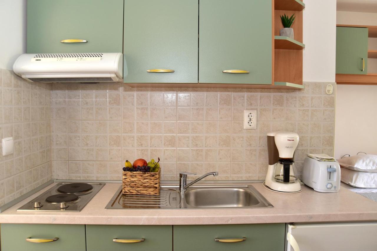 Old Town Studio Apartments Макарска Екстериор снимка