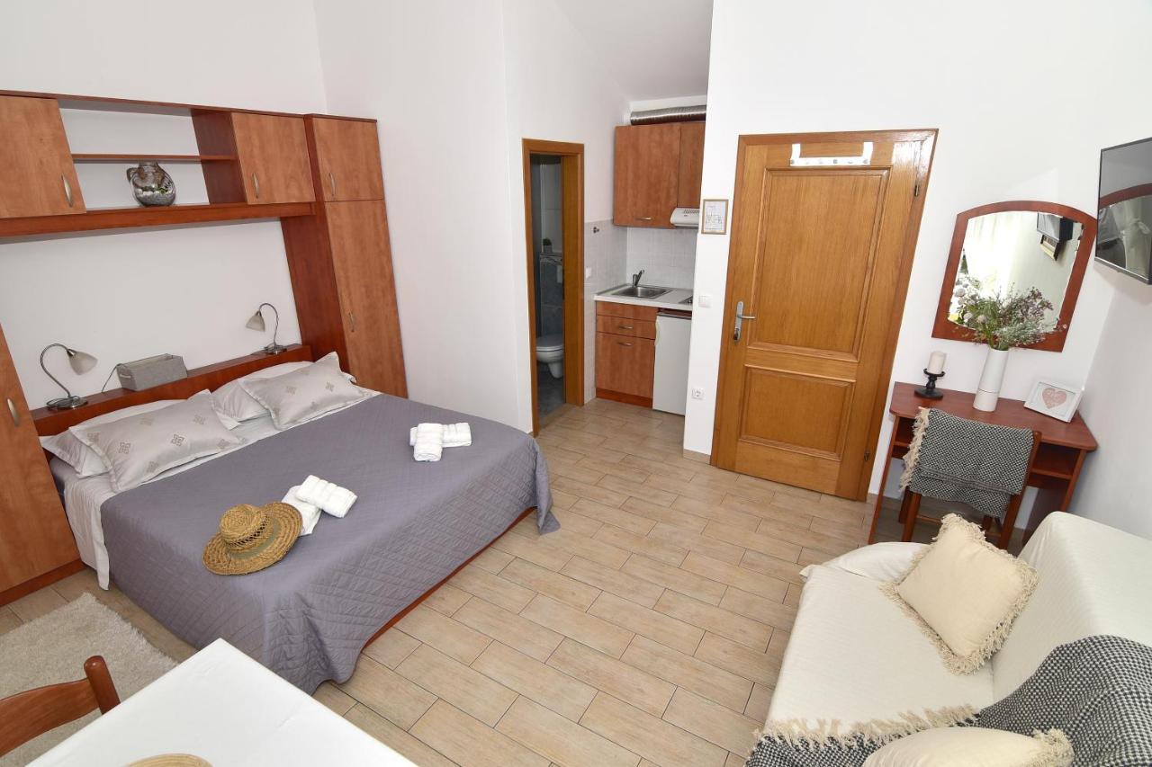 Old Town Studio Apartments Макарска Екстериор снимка