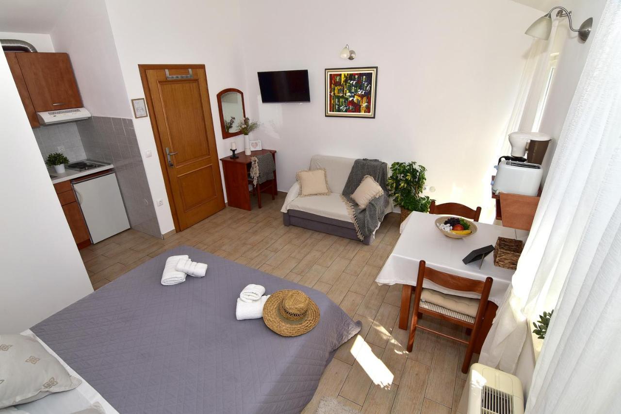 Old Town Studio Apartments Макарска Екстериор снимка