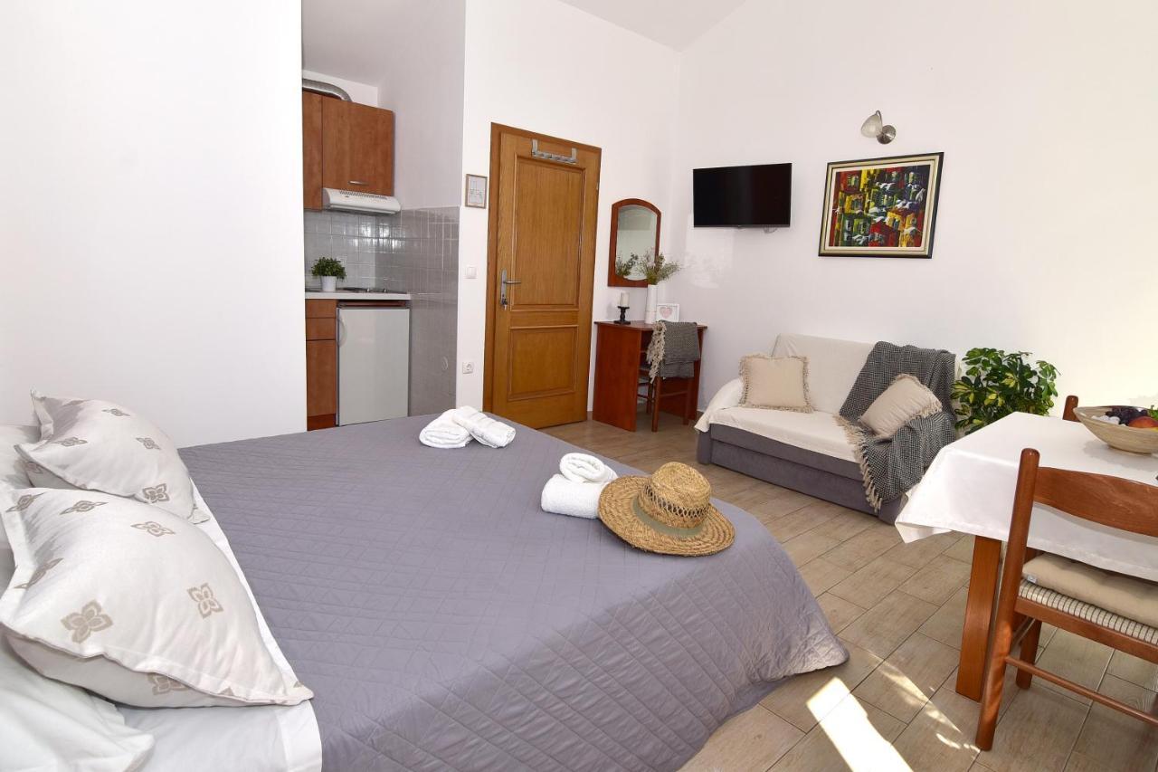 Old Town Studio Apartments Макарска Екстериор снимка