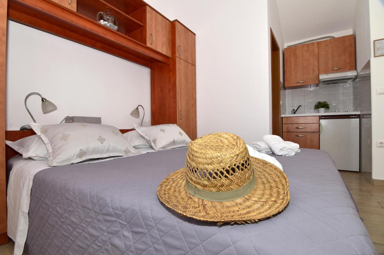 Old Town Studio Apartments Макарска Екстериор снимка