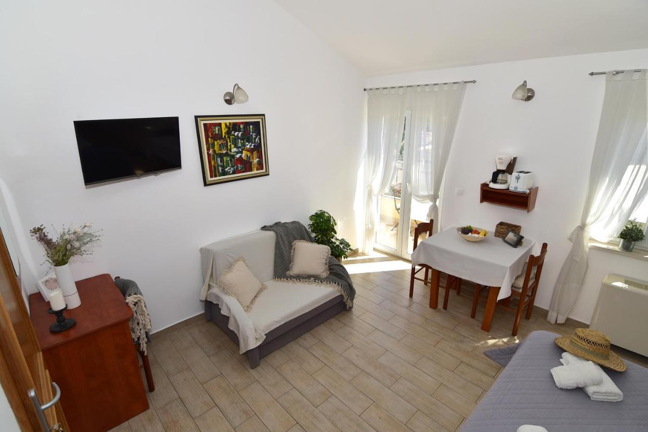 Old Town Studio Apartments Макарска Екстериор снимка