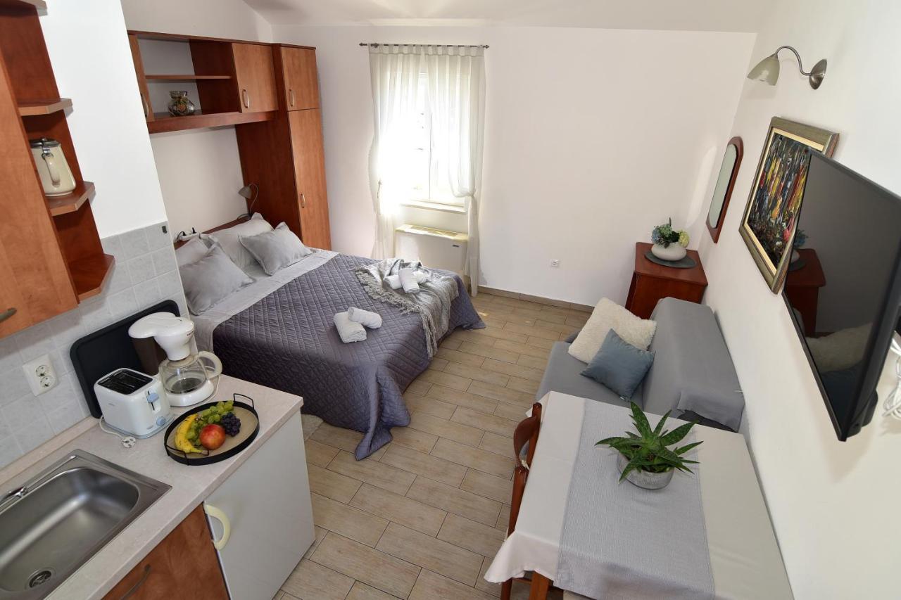 Old Town Studio Apartments Макарска Екстериор снимка