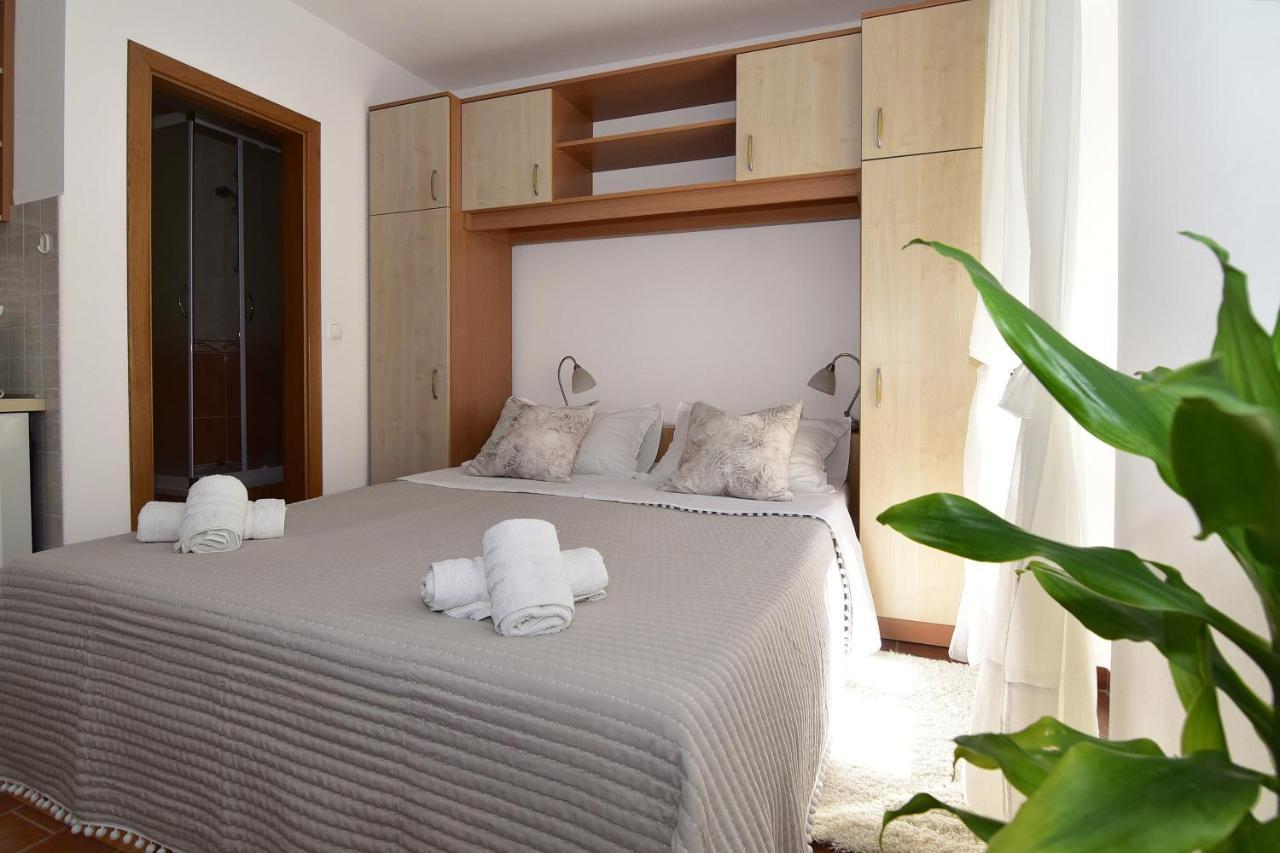 Old Town Studio Apartments Макарска Екстериор снимка