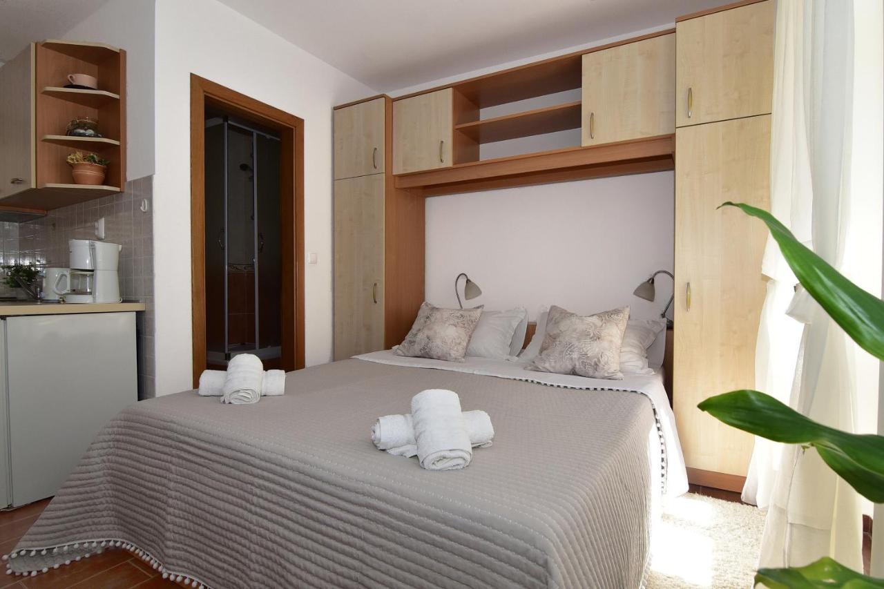 Old Town Studio Apartments Макарска Екстериор снимка