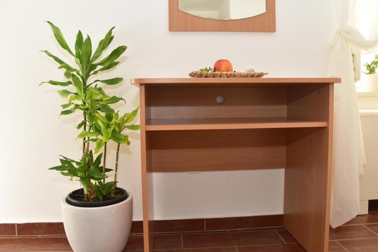 Old Town Studio Apartments Макарска Екстериор снимка