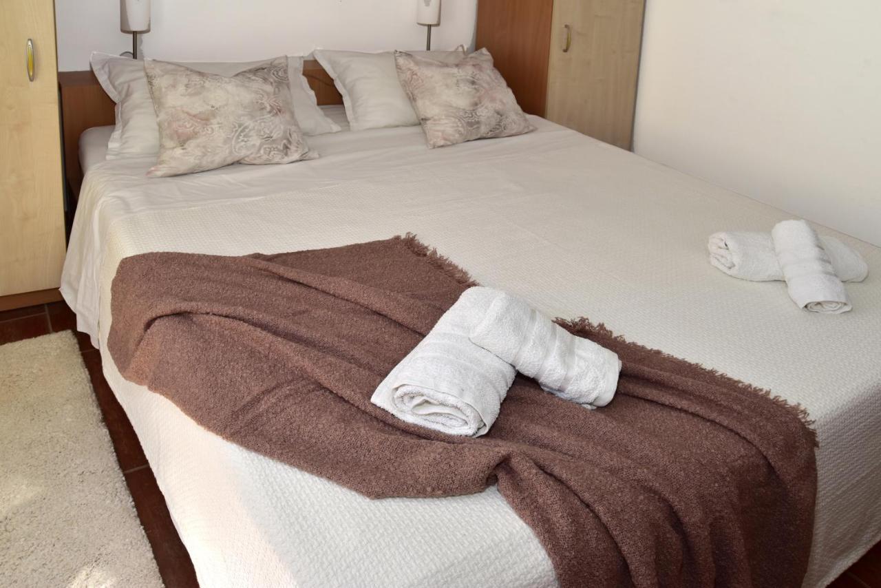 Old Town Studio Apartments Макарска Екстериор снимка