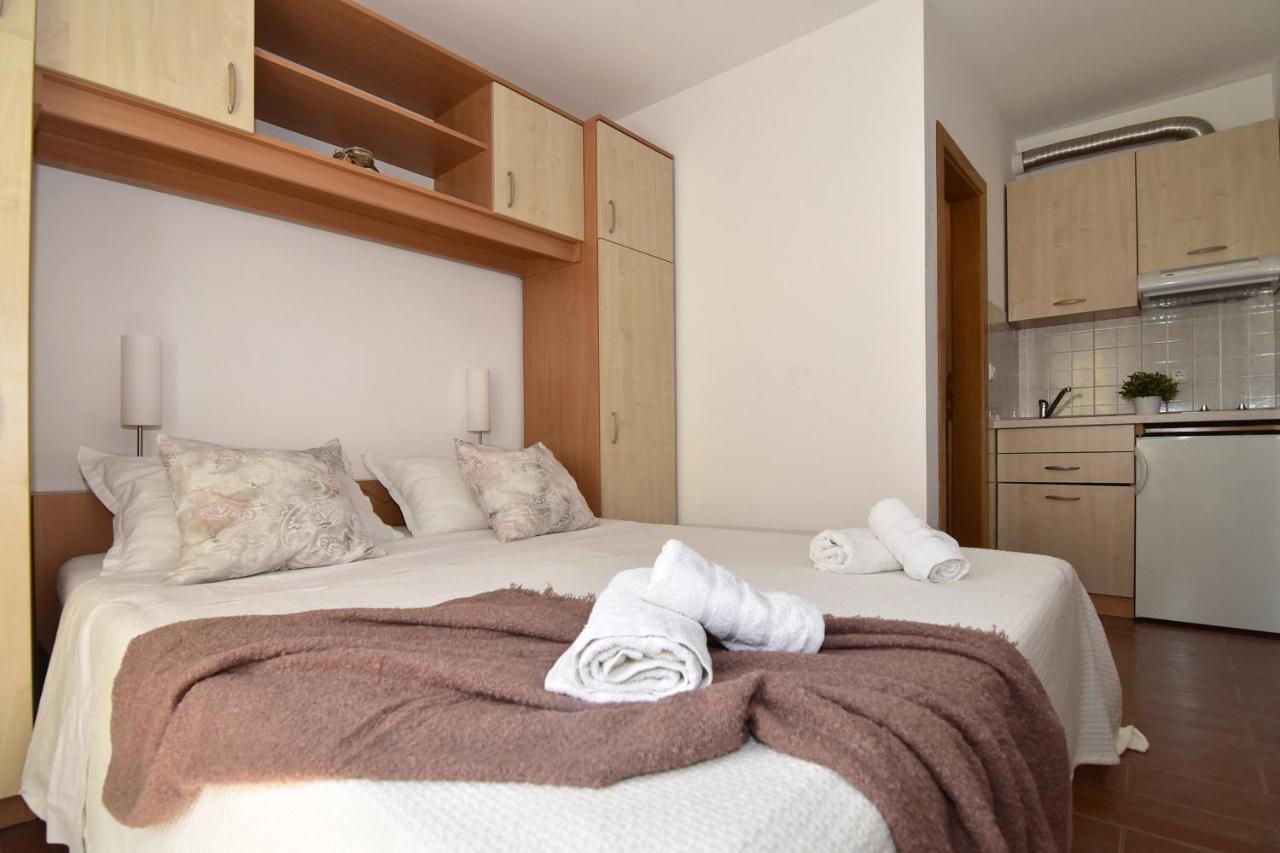 Old Town Studio Apartments Макарска Екстериор снимка