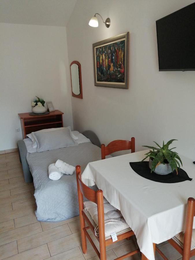Old Town Studio Apartments Макарска Екстериор снимка