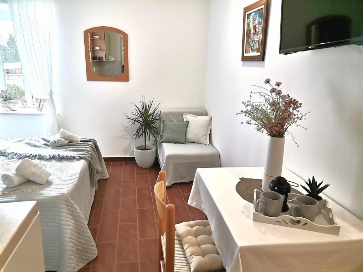 Old Town Studio Apartments Макарска Екстериор снимка